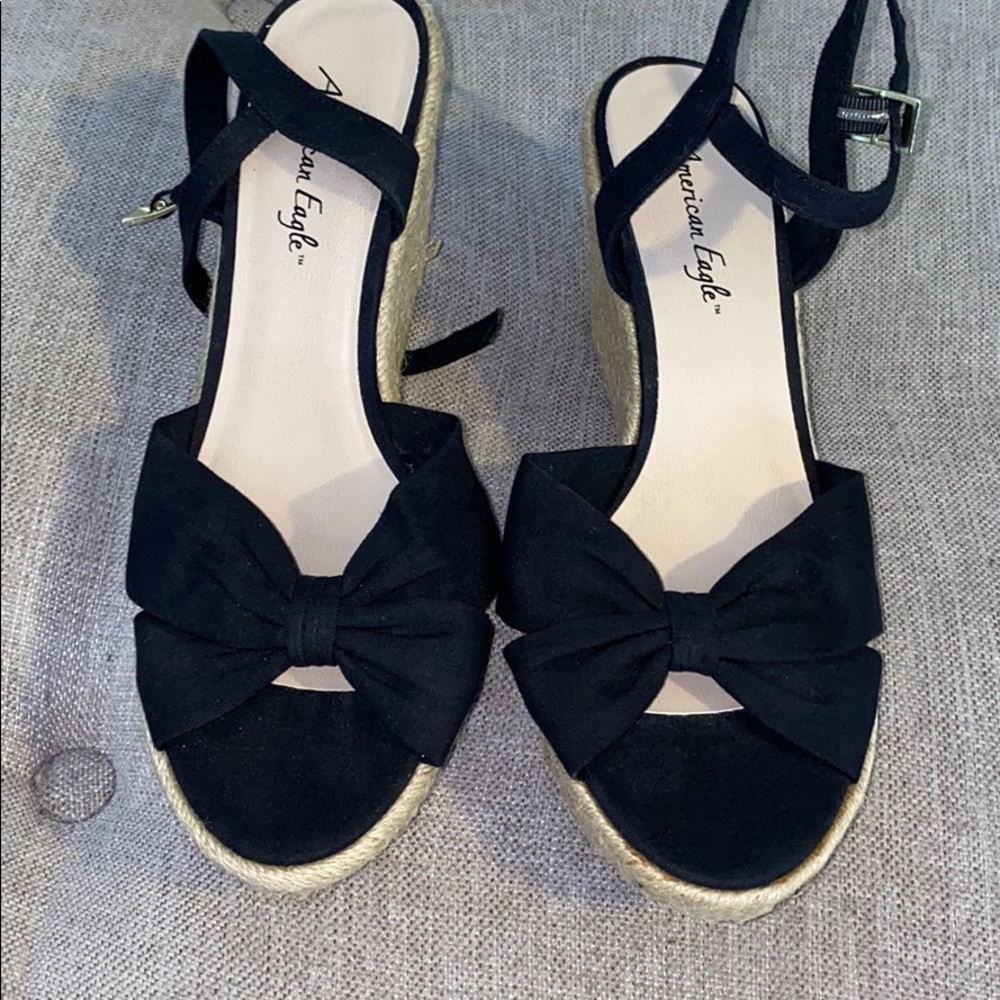 Black summer wedges.